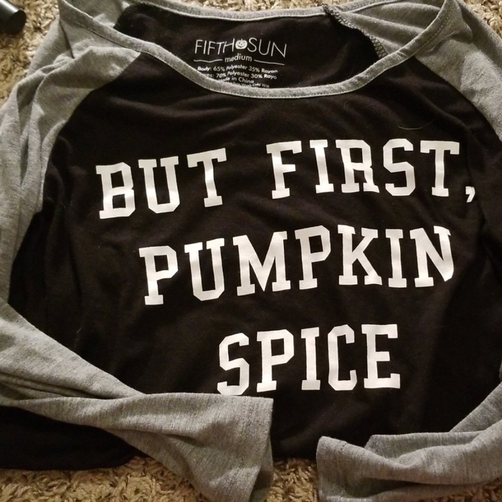 (Sold)Cute shirt!!
